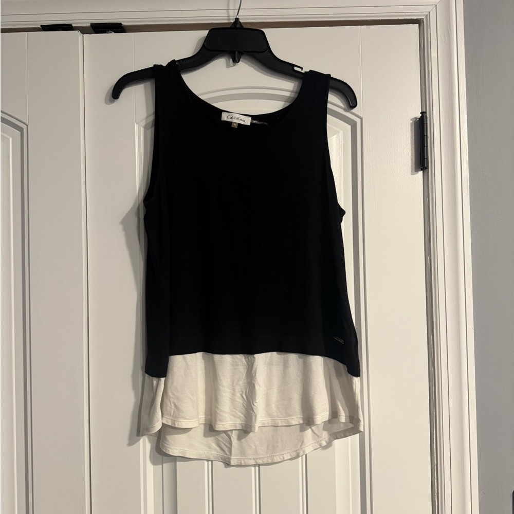 Calvin Klein Black & White Layered Sleeveless Blouse Size Medium